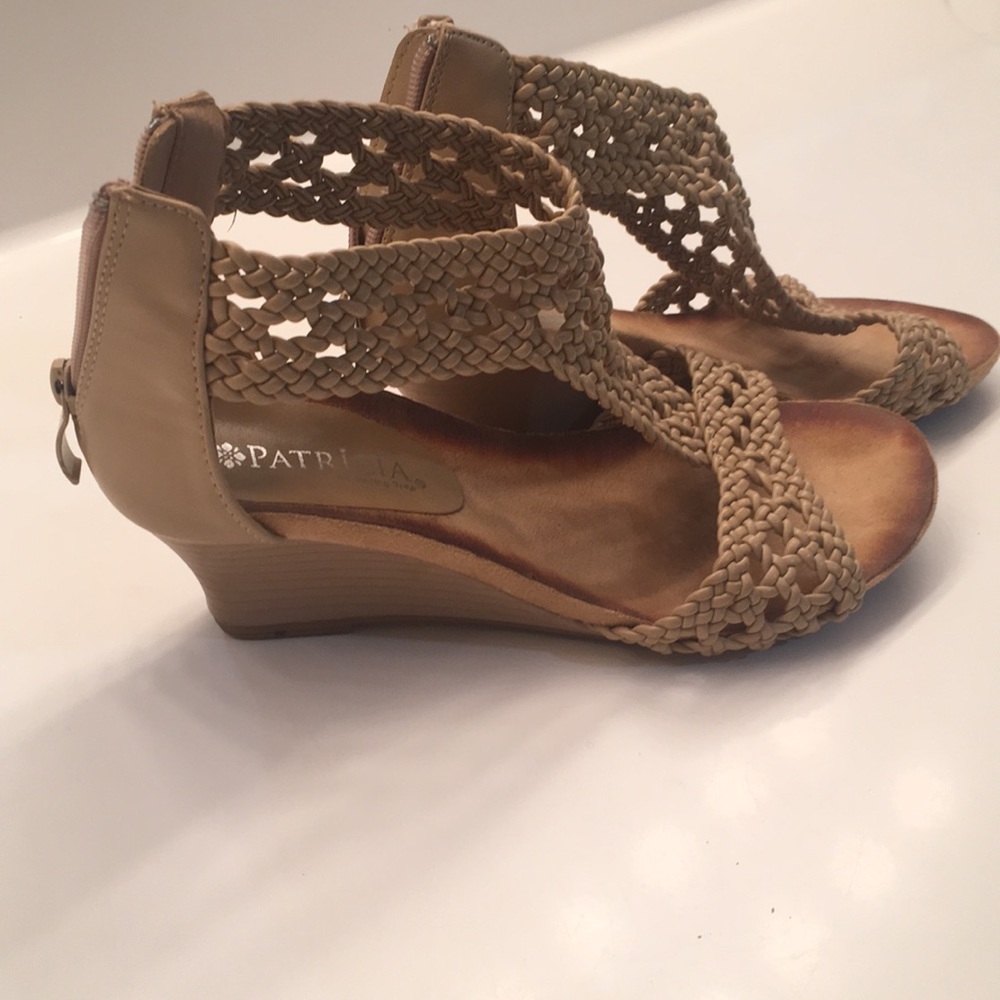 Super comfy wedges all man made materials
